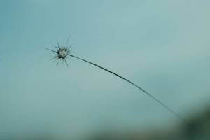 Read more about the article How Temperature Affects Your Windshield: Why Small Cracks Can Get Worse Overnight